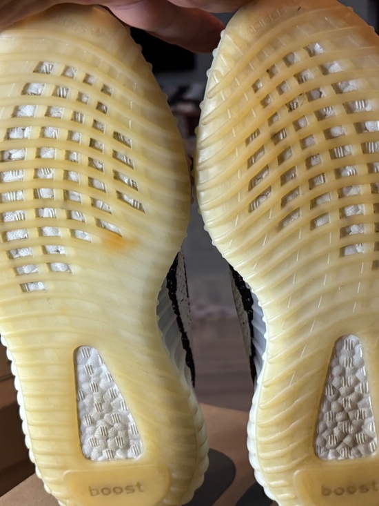 Athletic_Shoes